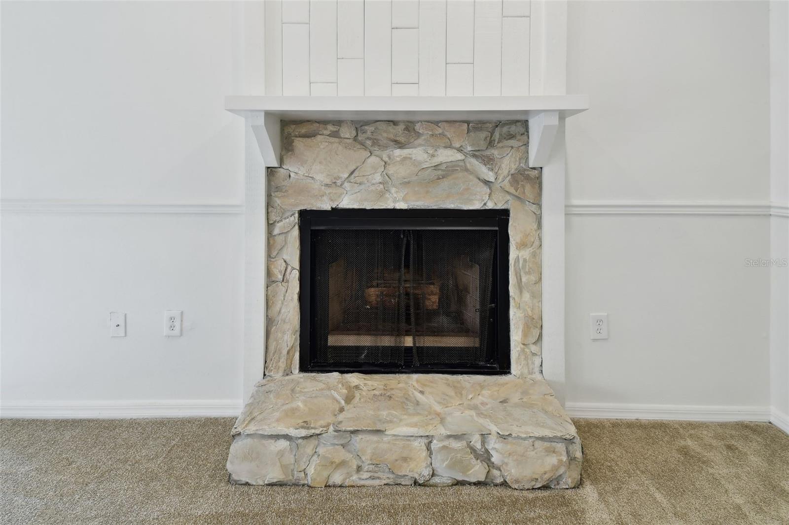 Image 17 of 79 For 4221 Meadowbend Court