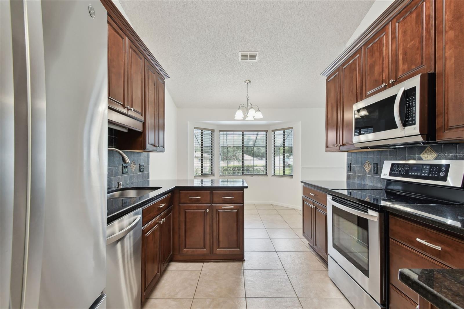 Image 20 of 79 For 4221 Meadowbend Court
