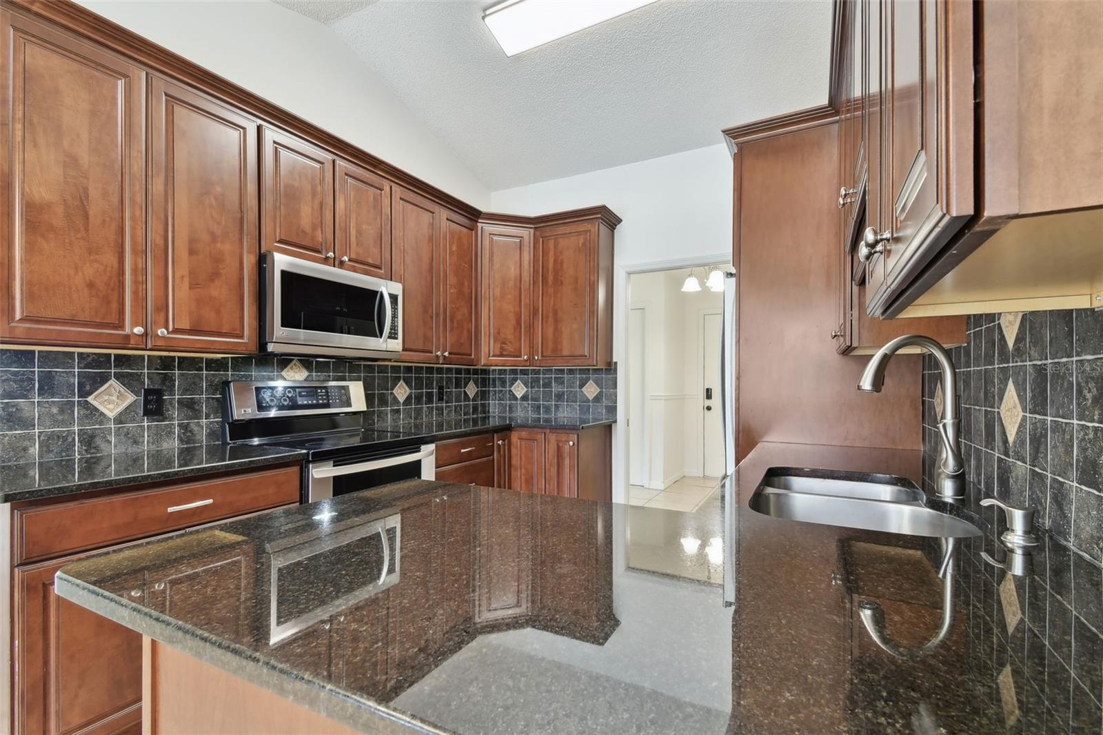 Image 24 of 79 For 4221 Meadowbend Court