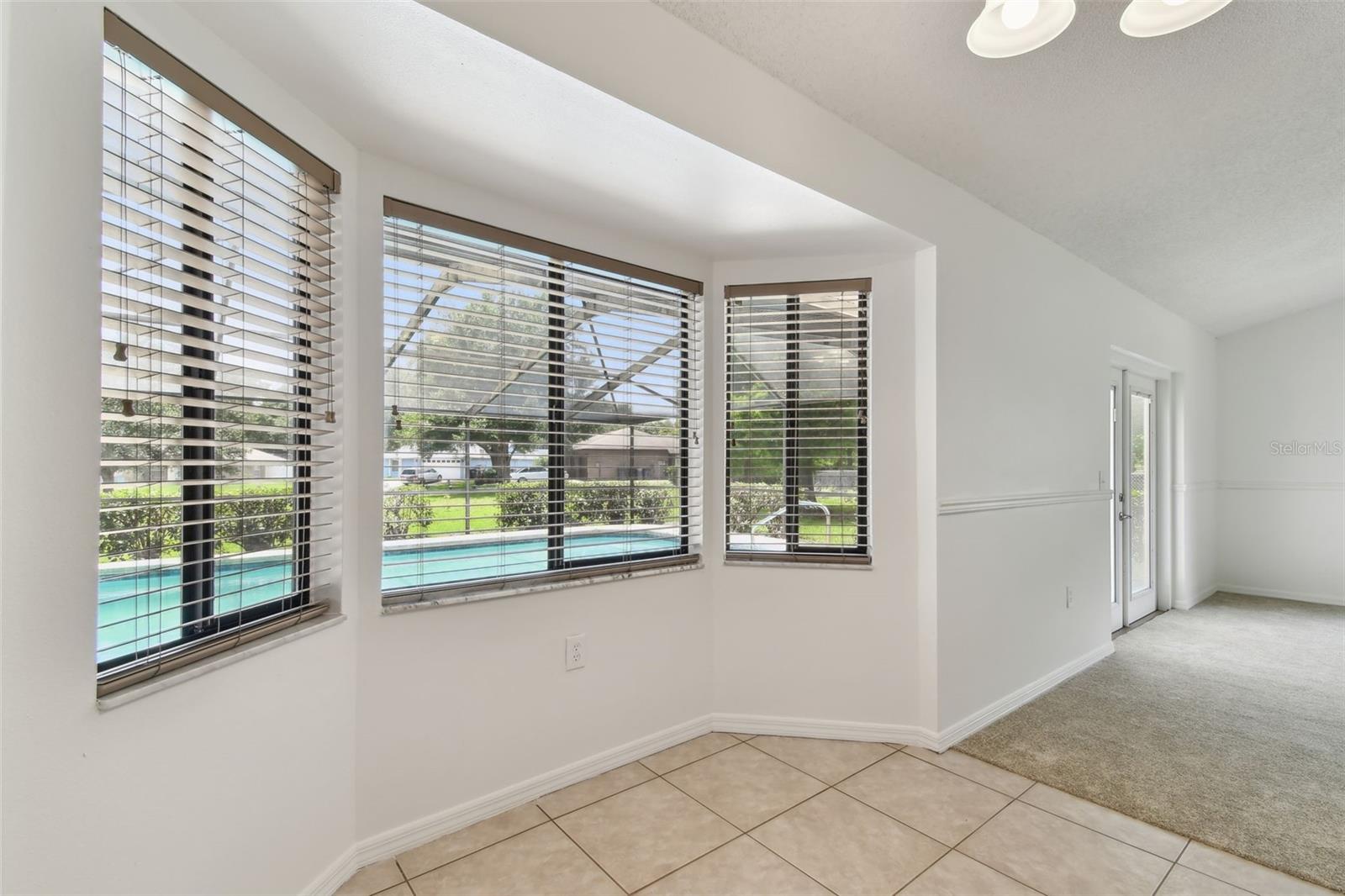Image 28 of 79 For 4221 Meadowbend Court