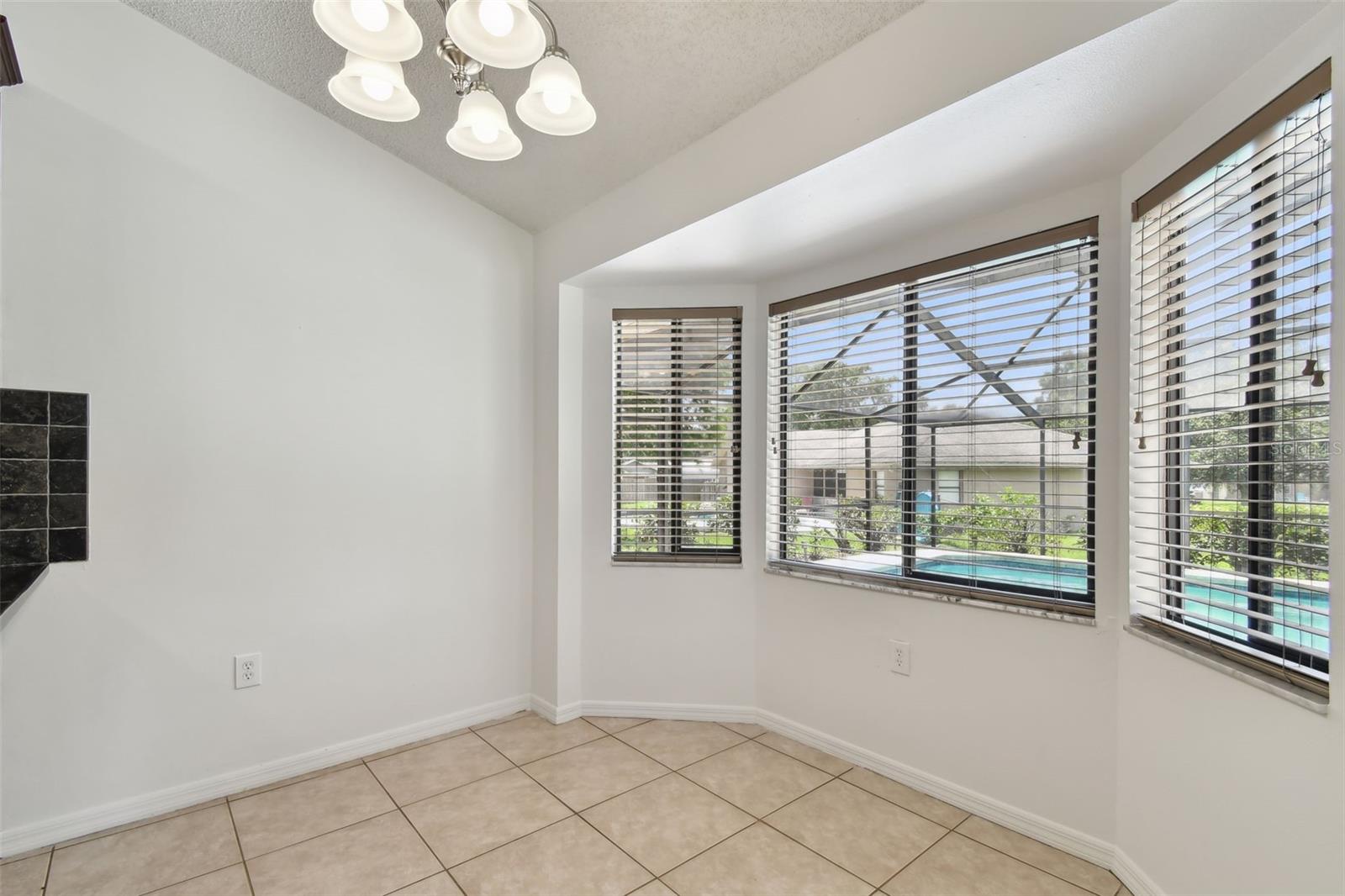 Image 29 of 79 For 4221 Meadowbend Court