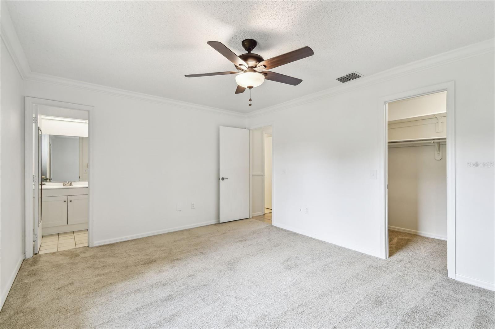 Image 33 of 79 For 4221 Meadowbend Court