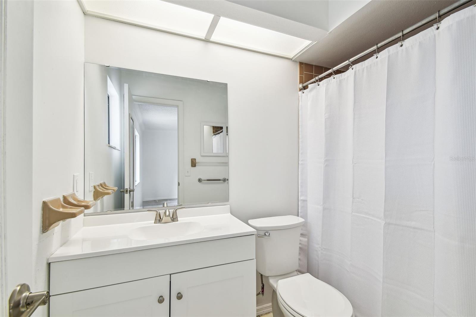 Image 34 of 79 For 4221 Meadowbend Court