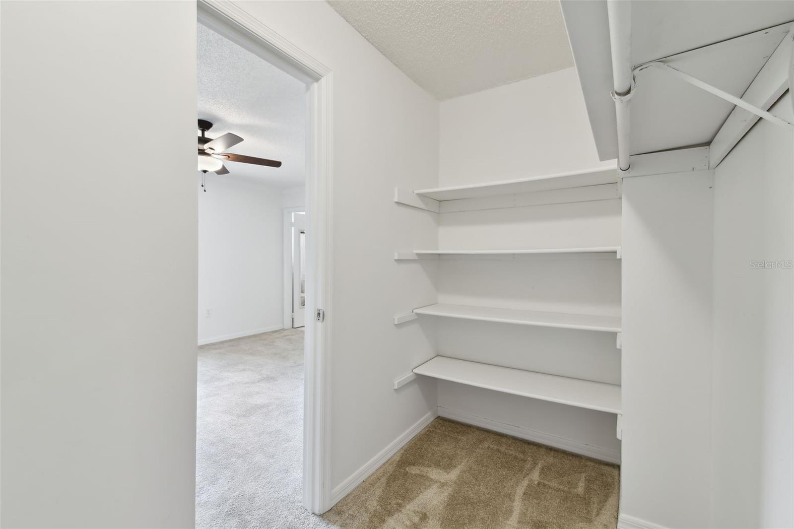 Image 37 of 79 For 4221 Meadowbend Court