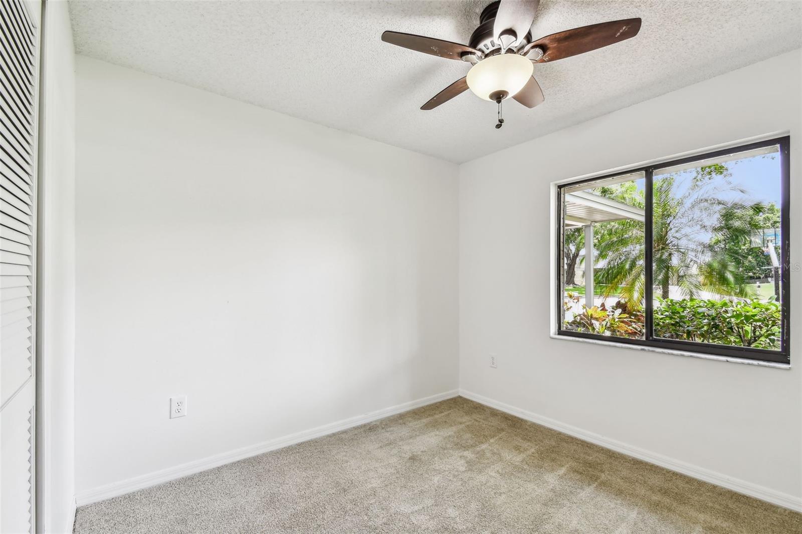 Image 38 of 79 For 4221 Meadowbend Court