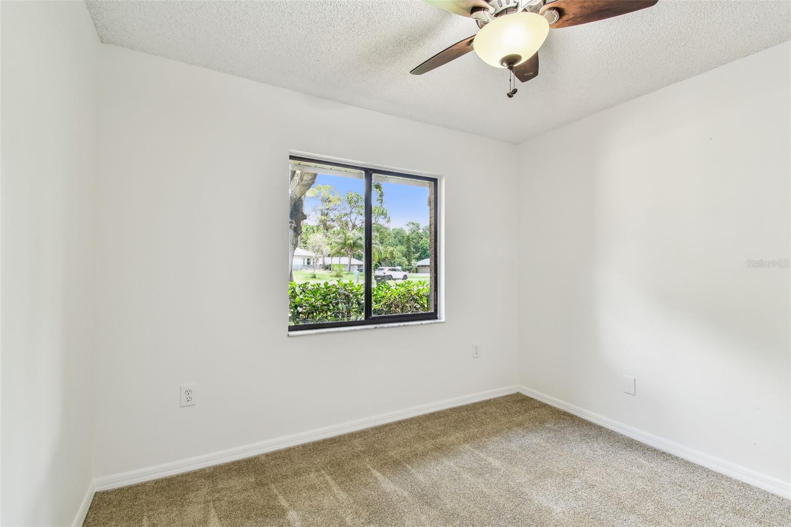 Image 39 of 79 For 4221 Meadowbend Court