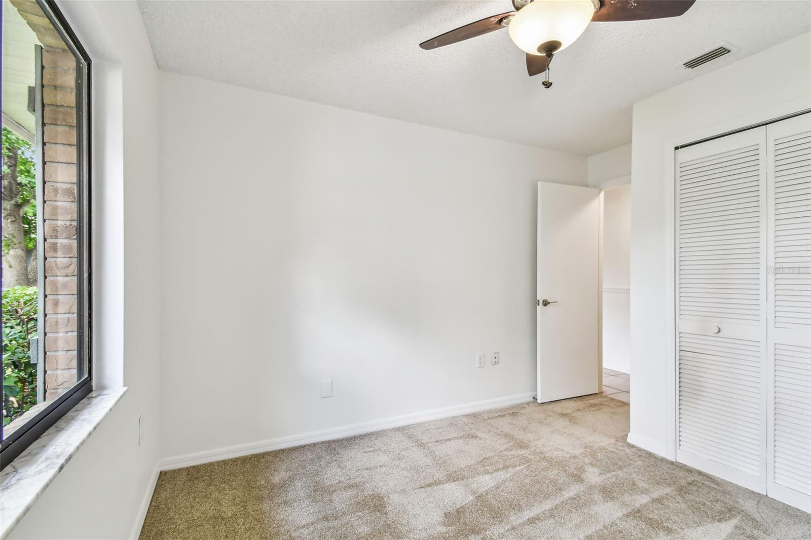 Image 40 of 79 For 4221 Meadowbend Court