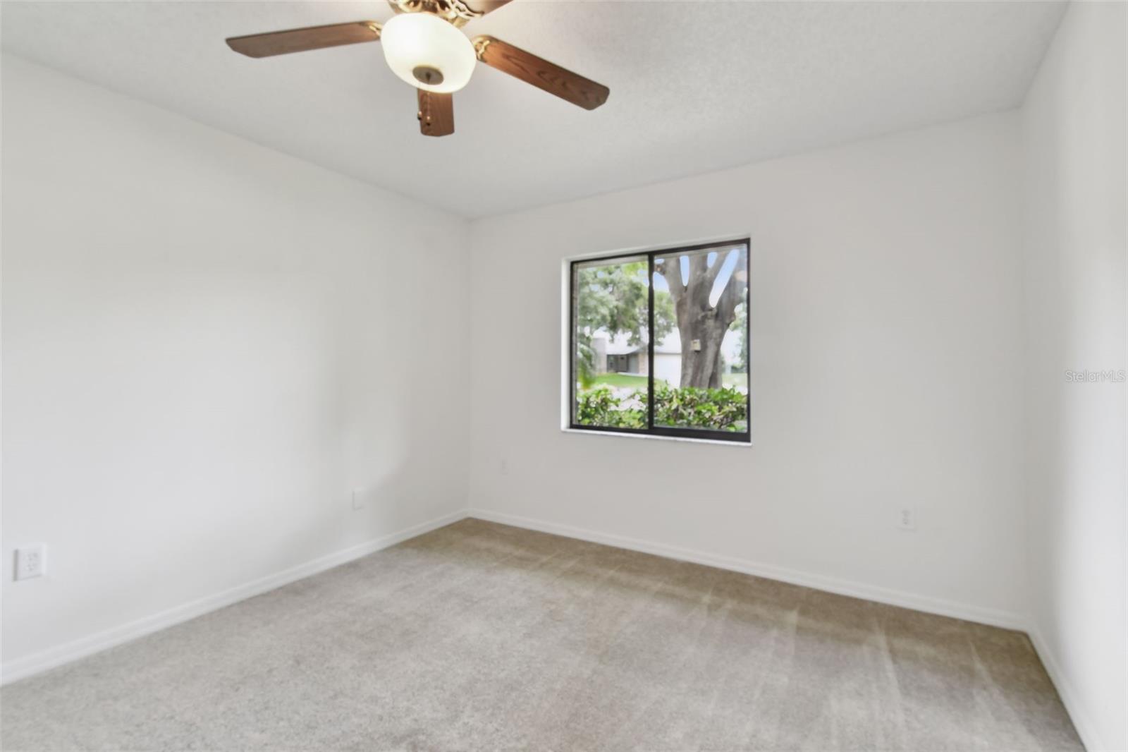 Image 43 of 79 For 4221 Meadowbend Court