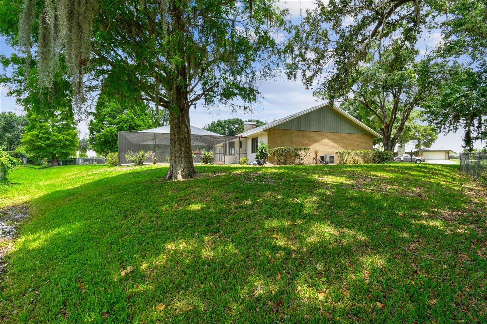 Image 57 of 79 For 4221 Meadowbend Court