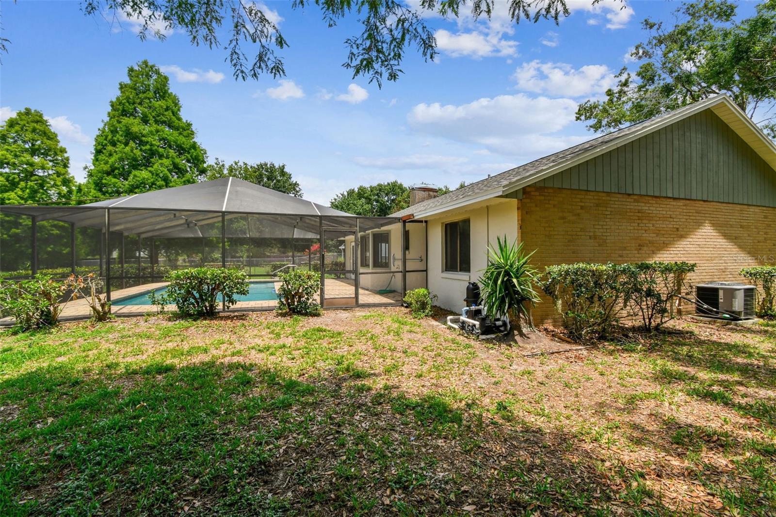 Image 58 of 79 For 4221 Meadowbend Court
