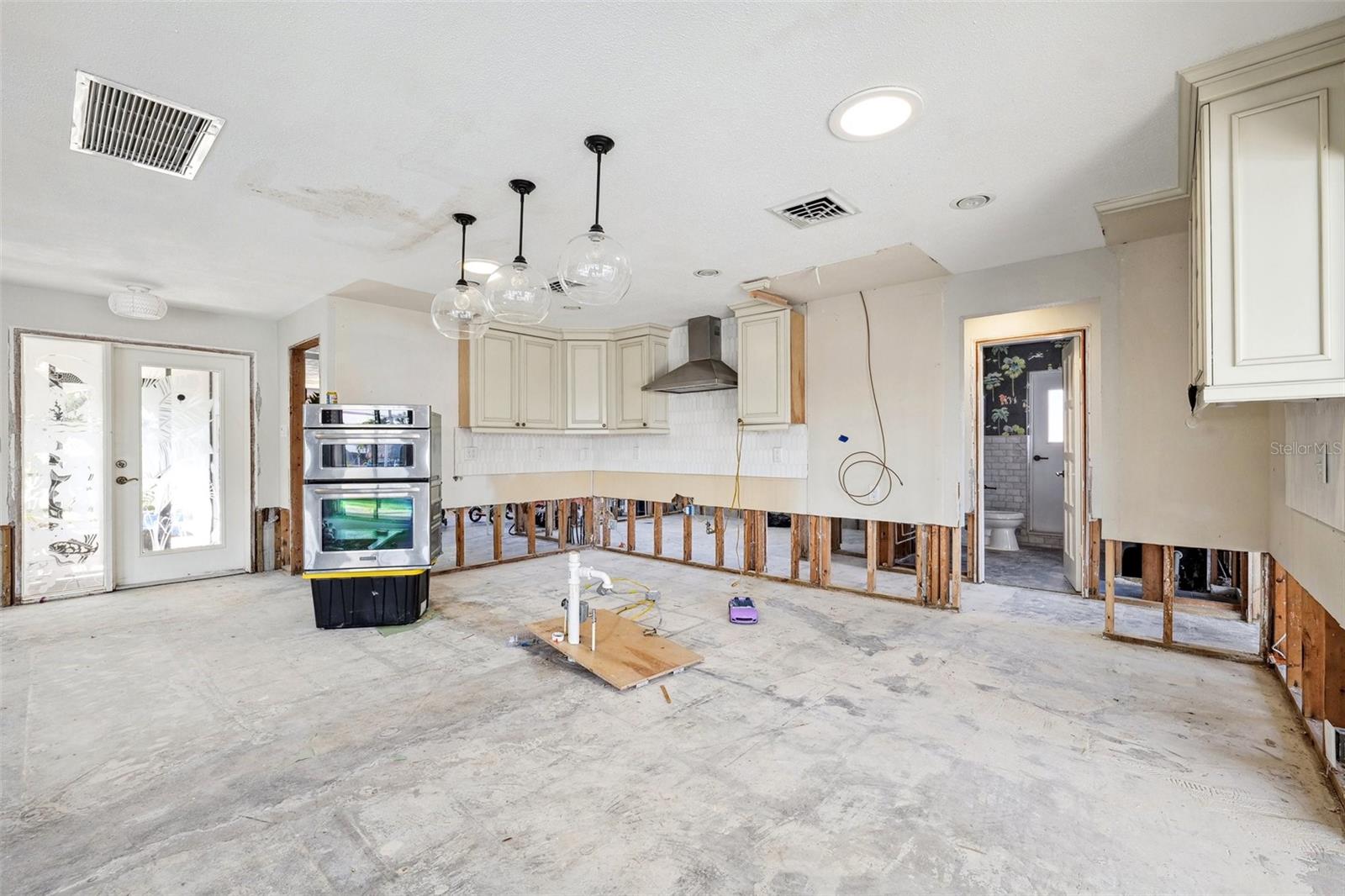 Image 10 of 30 For 1399 49th Avenue Ne