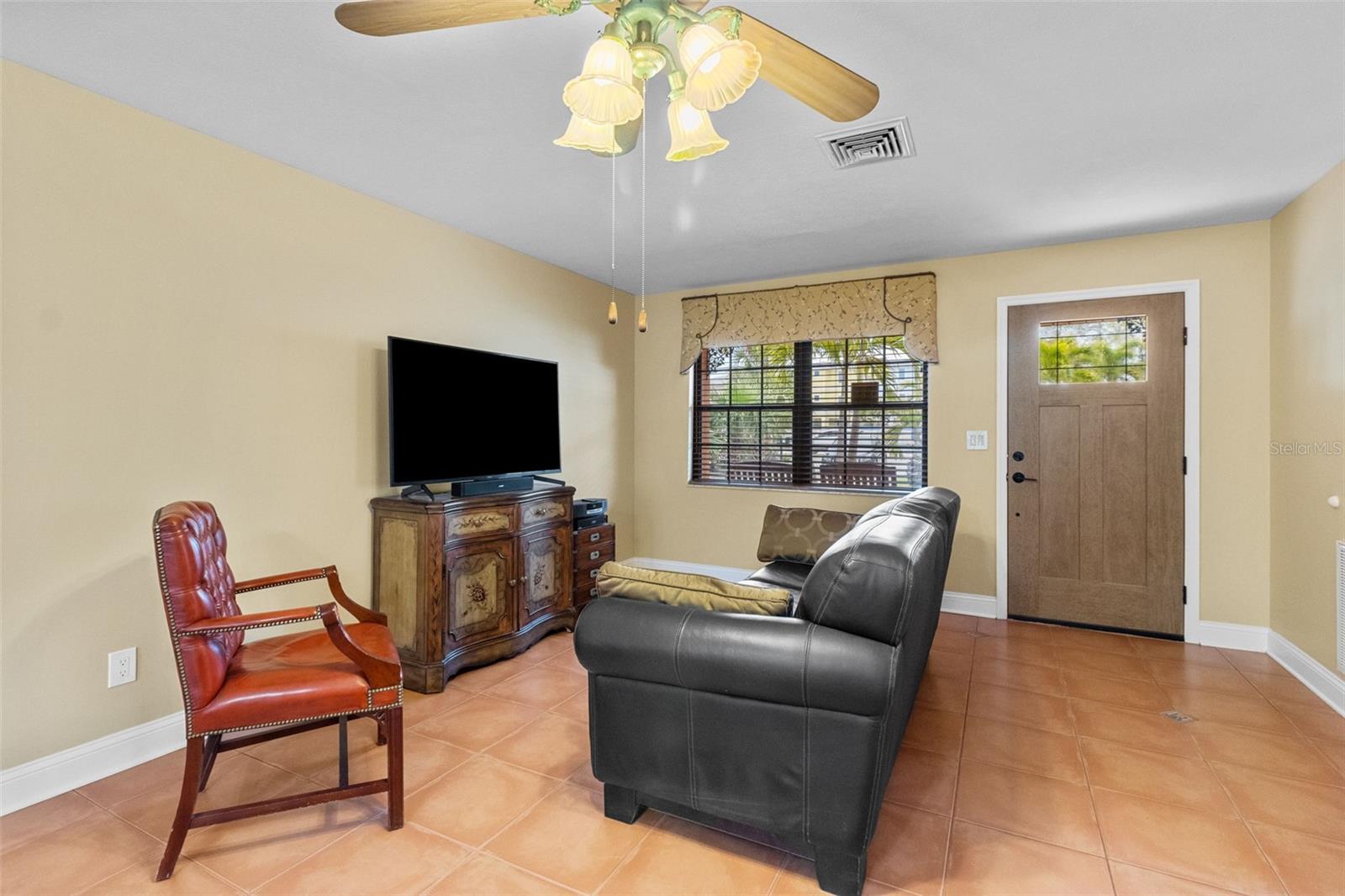Image 11 of 52 For 819 Gulf Boulevard