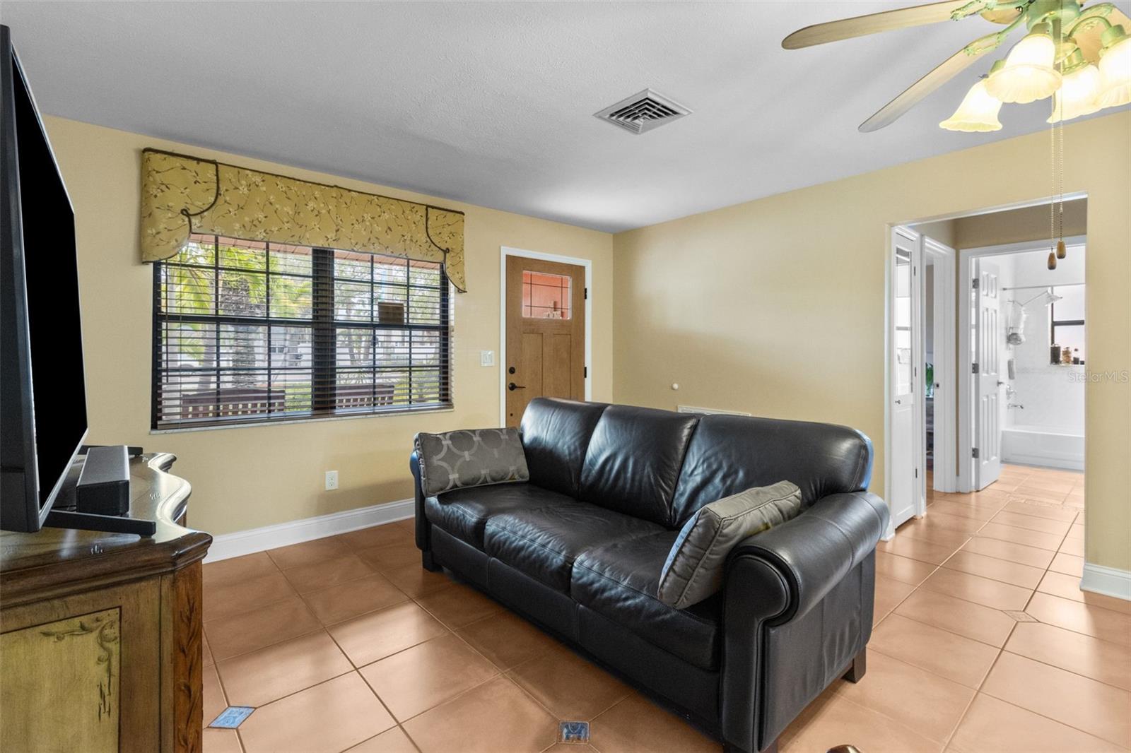 Image 12 of 52 For 819 Gulf Boulevard