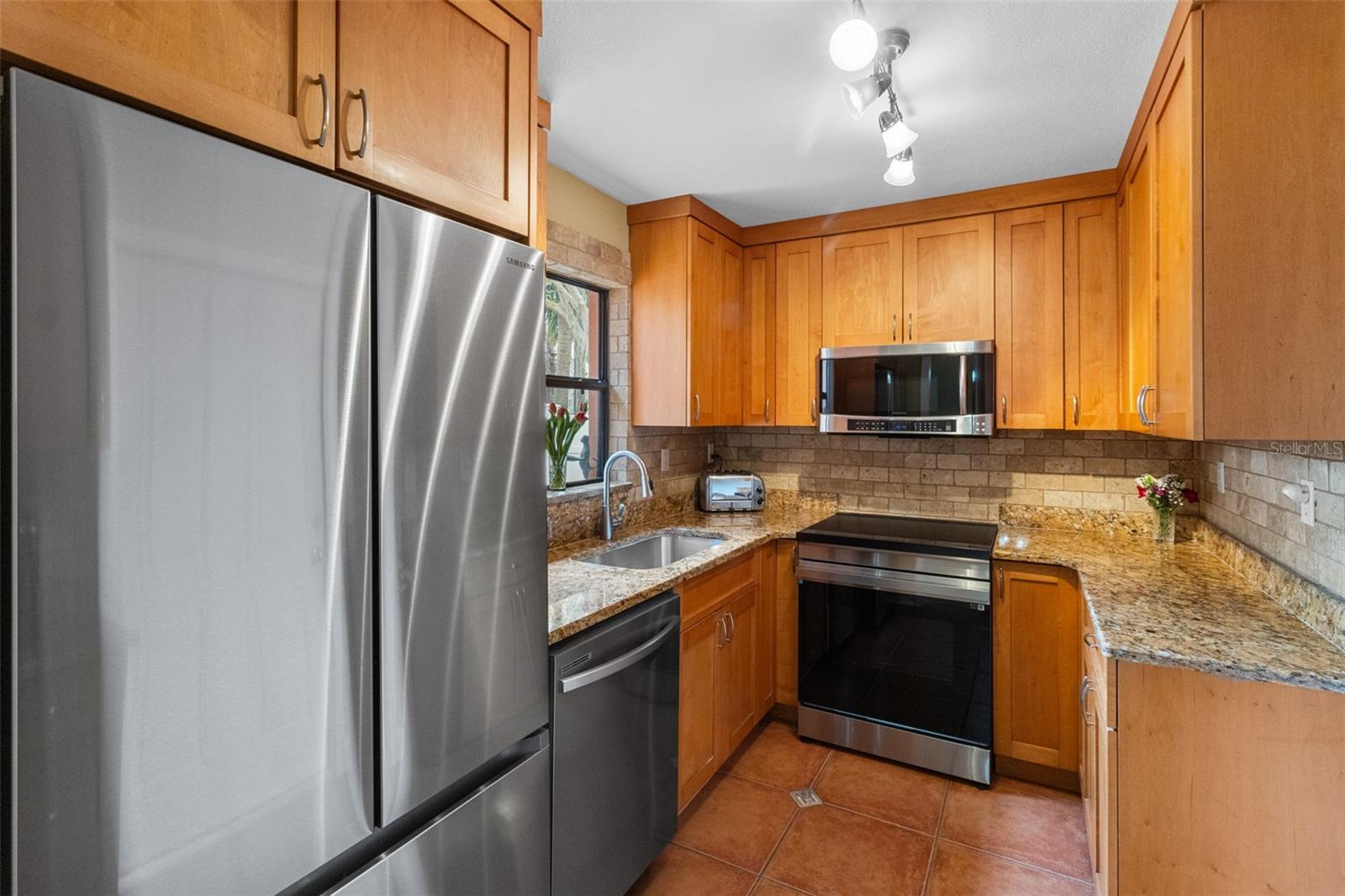Image 15 of 52 For 819 Gulf Boulevard
