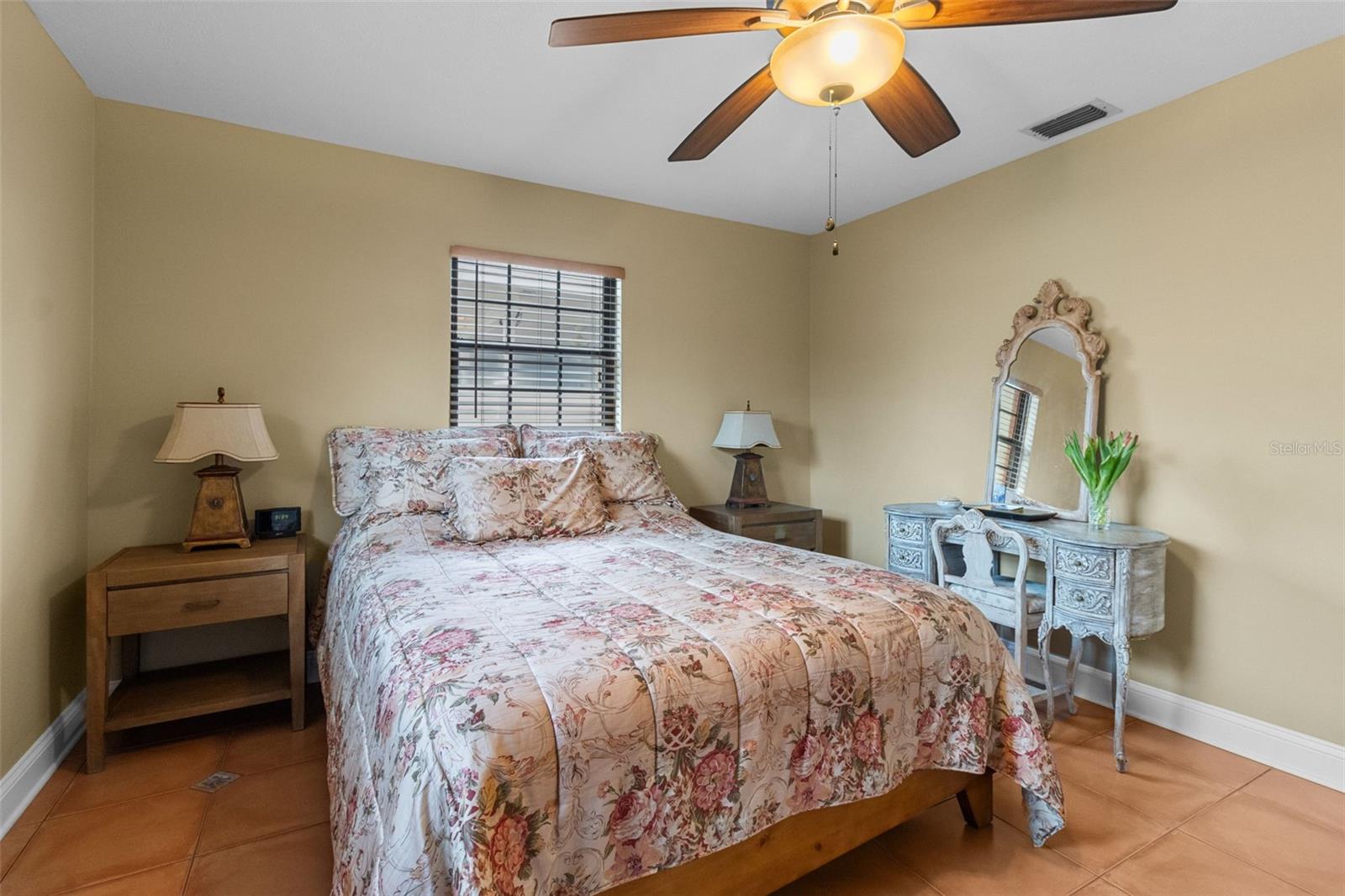 Image 21 of 52 For 819 Gulf Boulevard