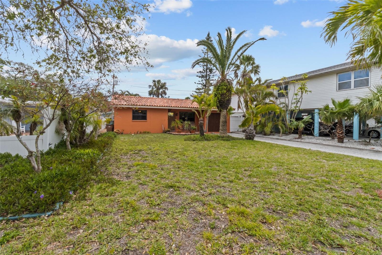 Image 9 of 52 For 819 Gulf Boulevard