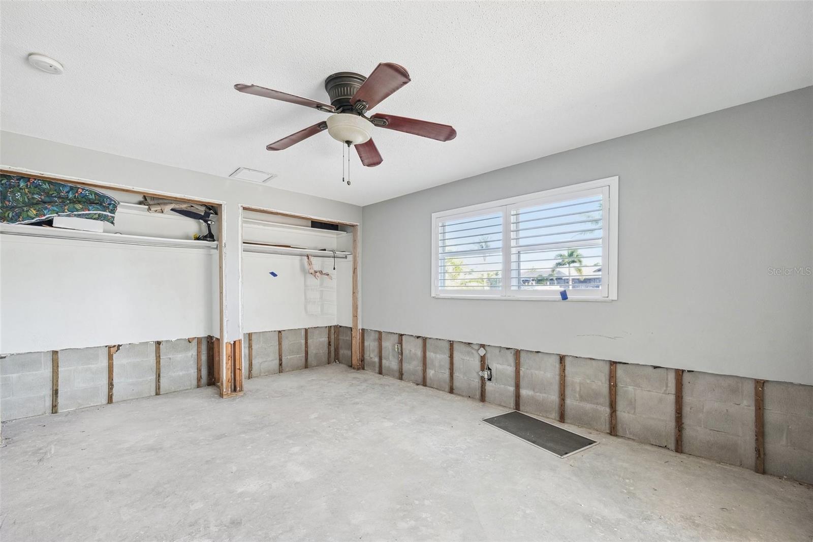Image 13 of 34 For 1399 49th Avenue Ne
