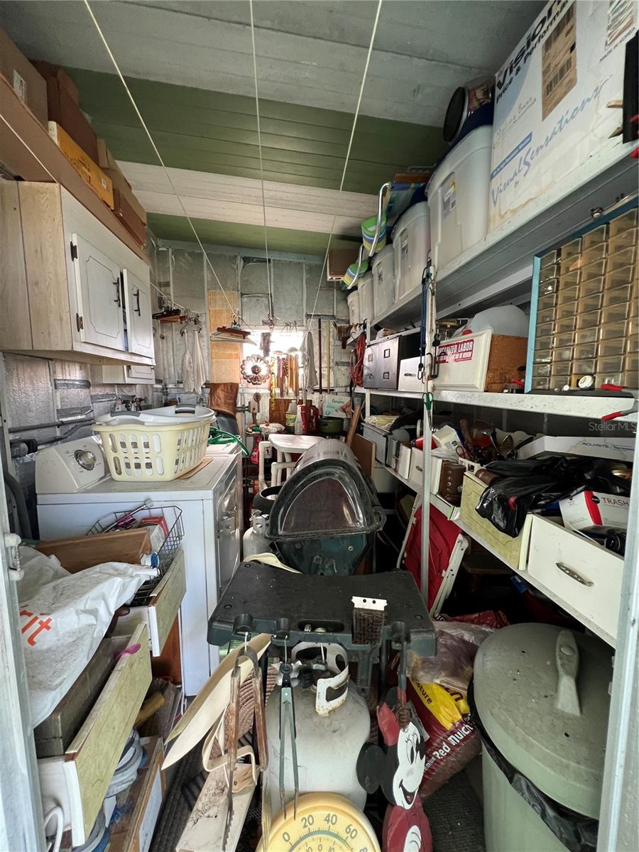 Listing photo id 15 for 1100 Belcher Road S 298
