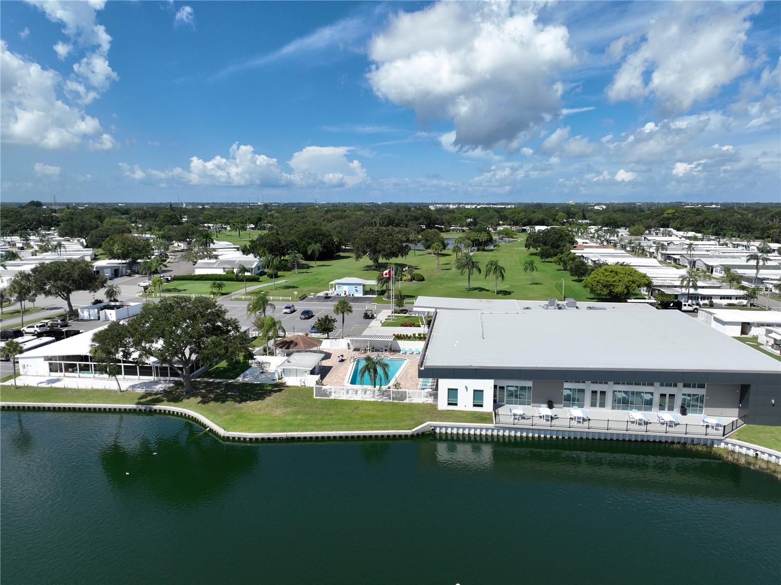 Listing photo id 17 for 1100 Belcher Road S 298