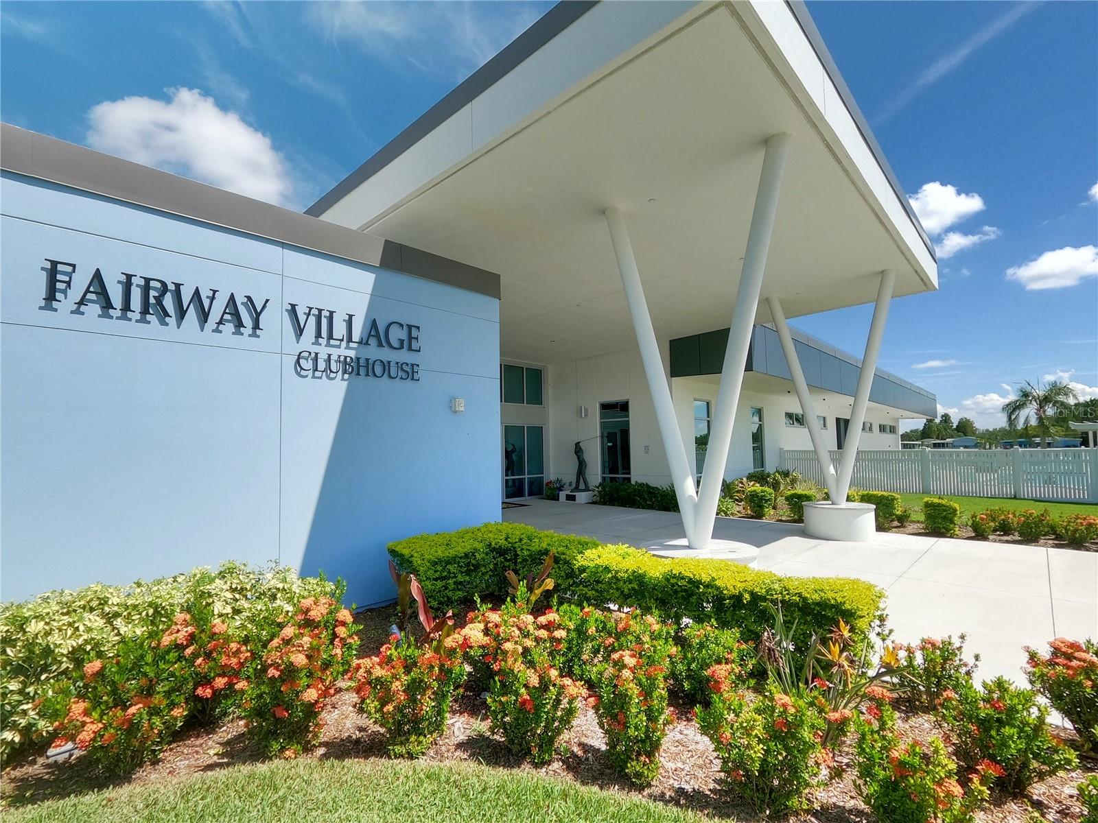 Listing photo id 18 for 1100 Belcher Road S 298