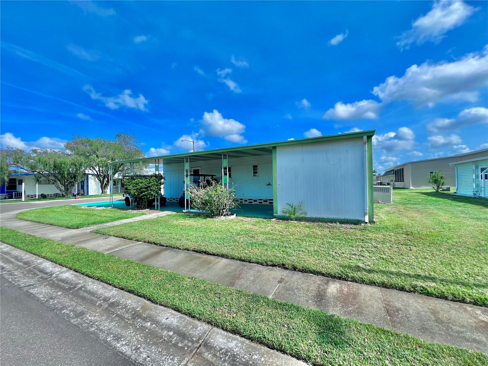 Listing photo id 1 for 1100 Belcher Road S 298