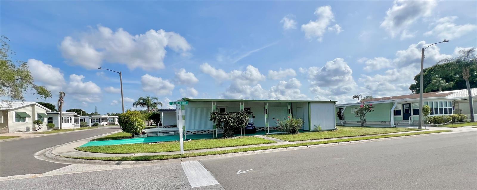 Listing photo id 3 for 1100 Belcher Road S 298