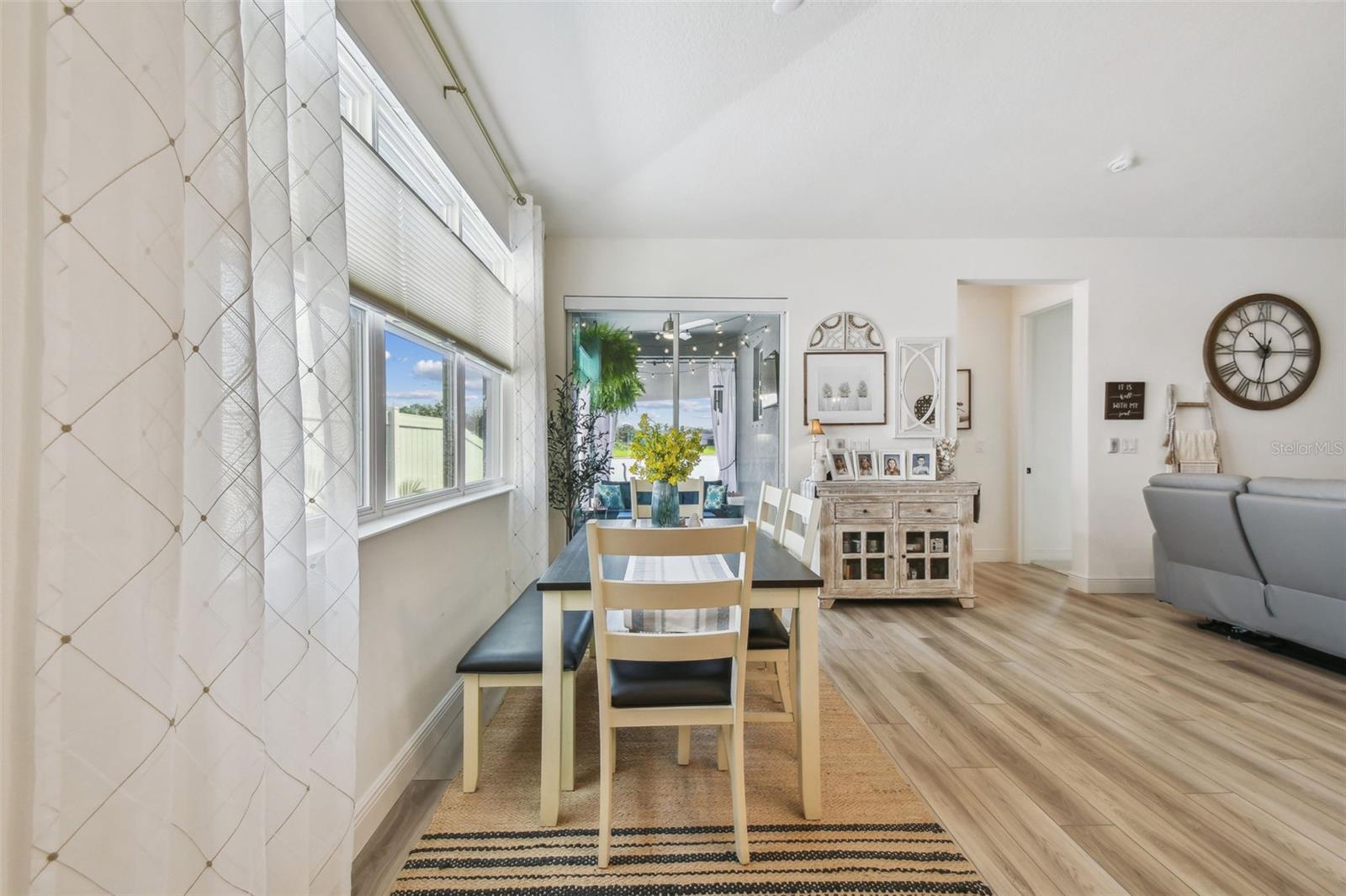 Image 15 of 82 For 9577 Sandy Bluffs Circle