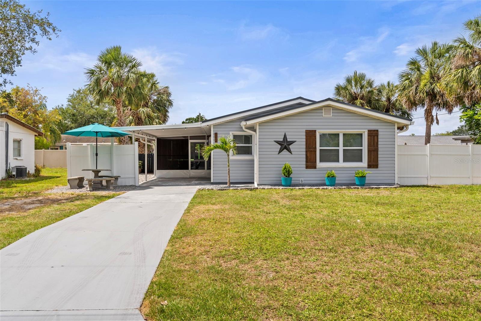 Listing photo id 0 for 512 Flame Tree Drive