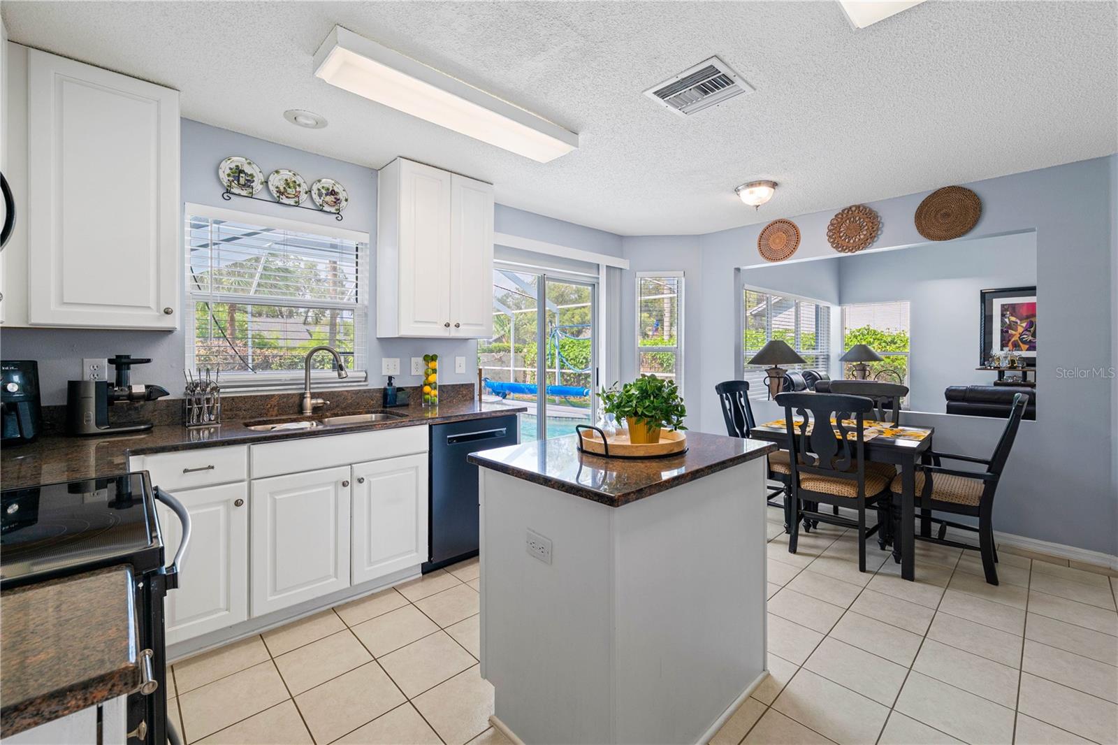 Image 17 of 37 For 2318 Kenwick Drive