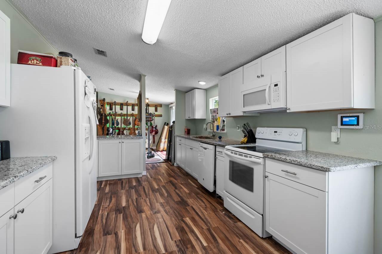 Image 18 of 29 For 2912 Fletcher Ave