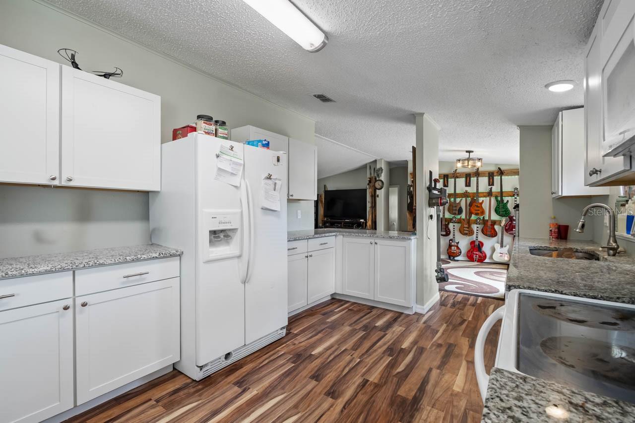 Image 19 of 29 For 2912 Fletcher Ave
