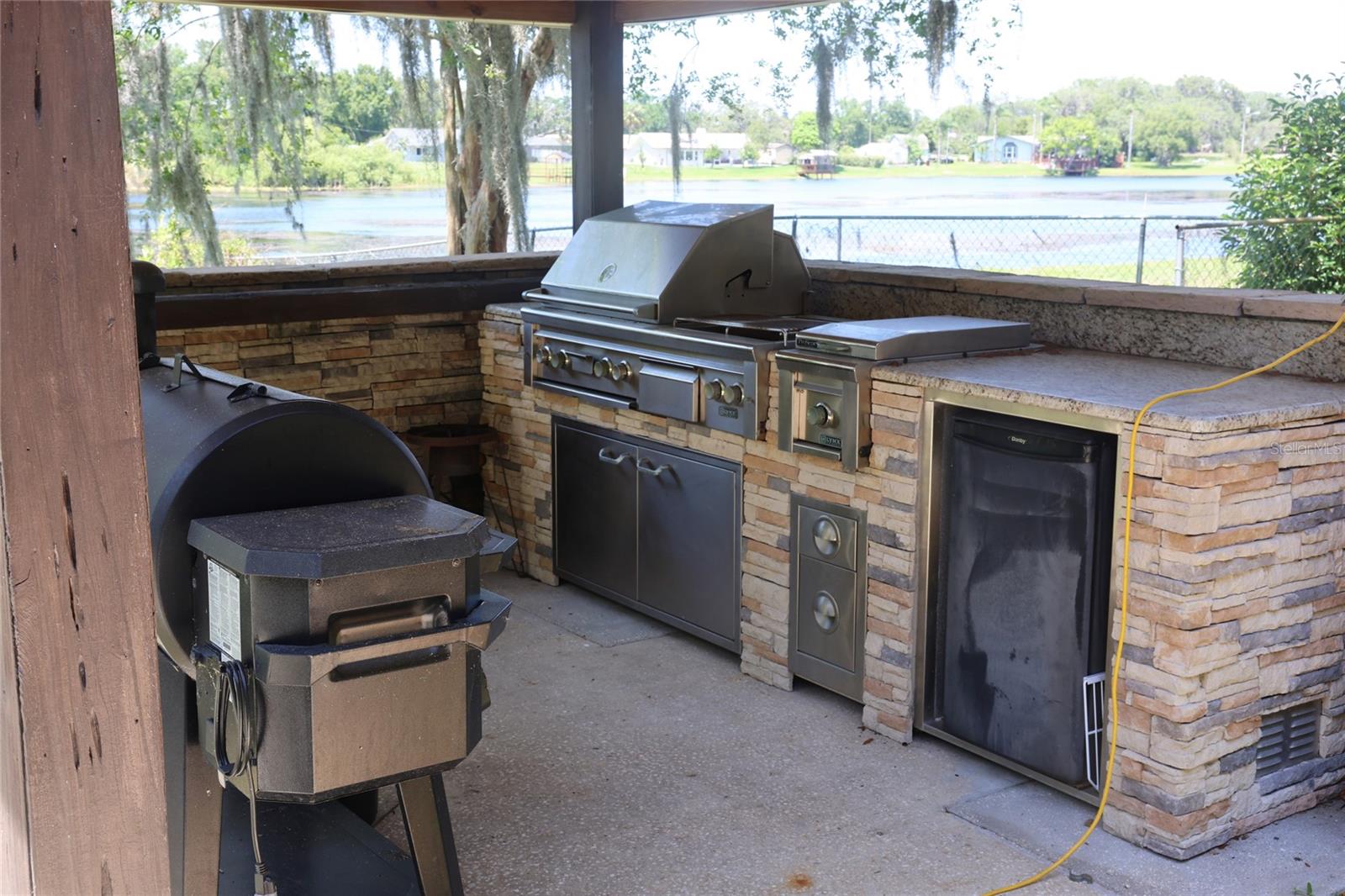 Listing photo id 27 for 12929 Sugar Creek Boulevard