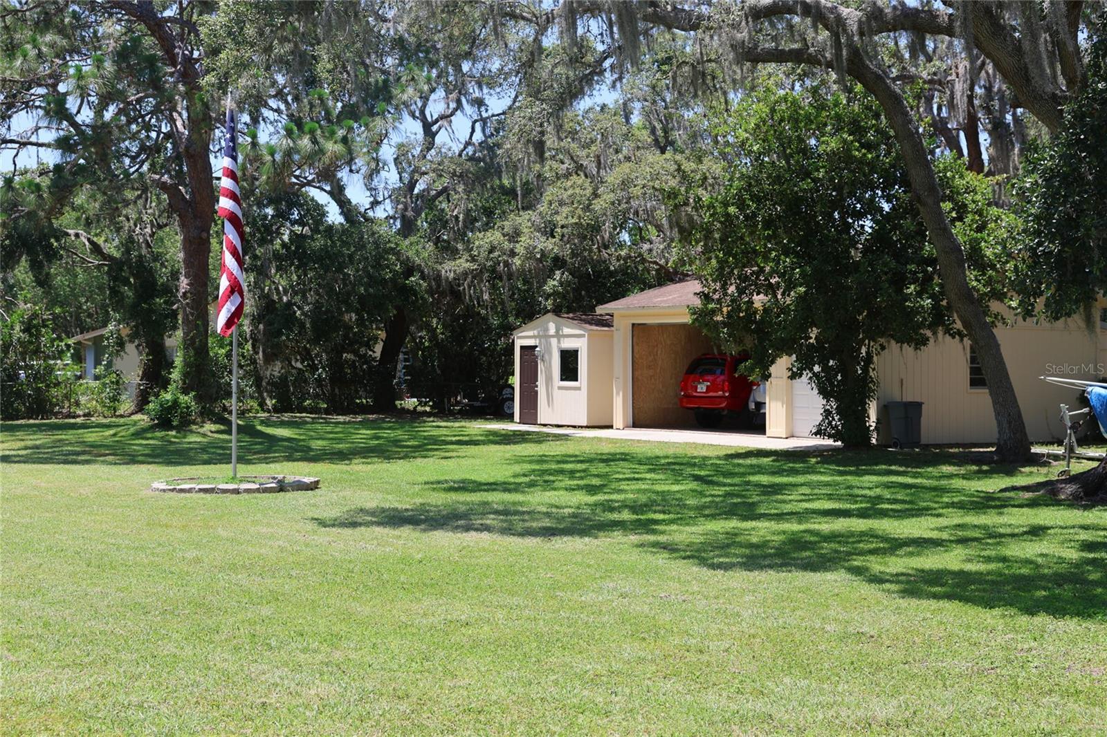 Listing photo id 1 for 12929 Sugar Creek Boulevard