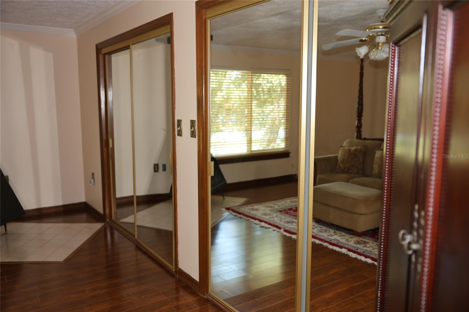 Listing photo id 58 for 12929 Sugar Creek Boulevard