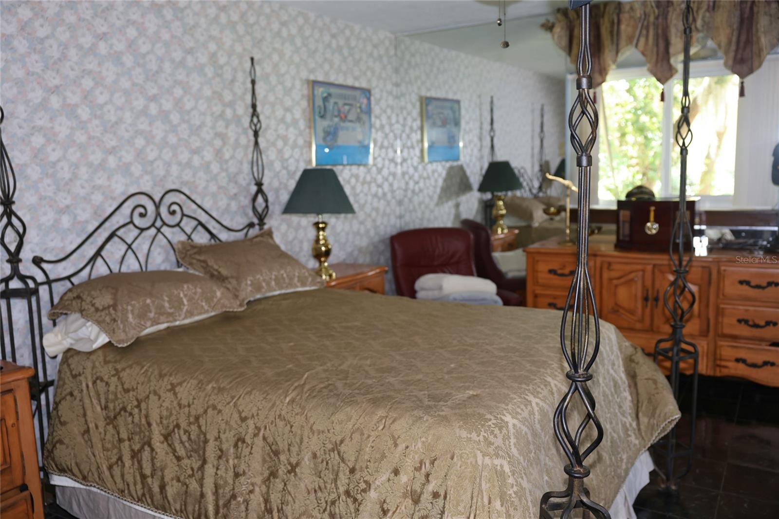 Listing photo id 67 for 12929 Sugar Creek Boulevard