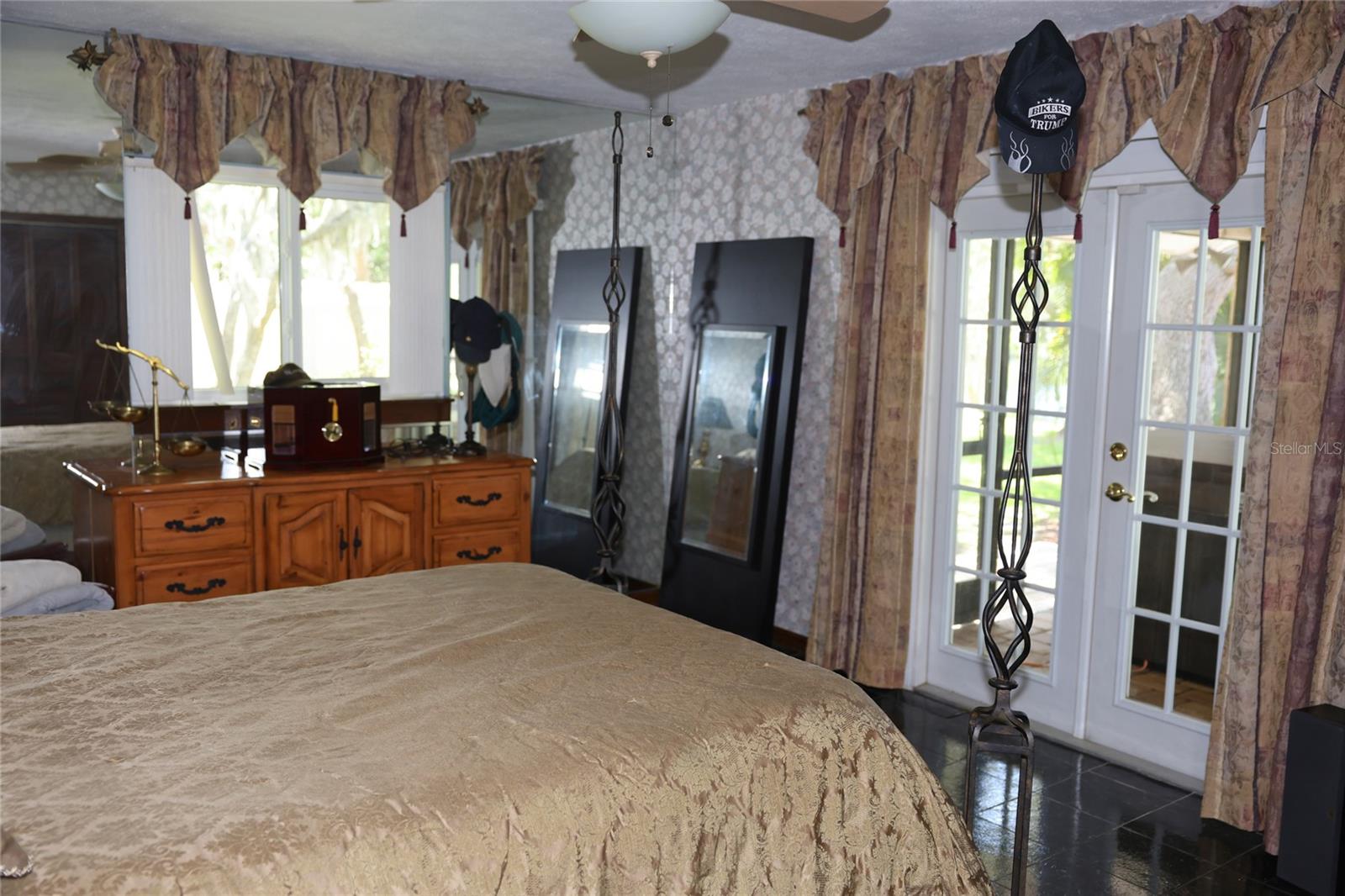 Listing photo id 68 for 12929 Sugar Creek Boulevard
