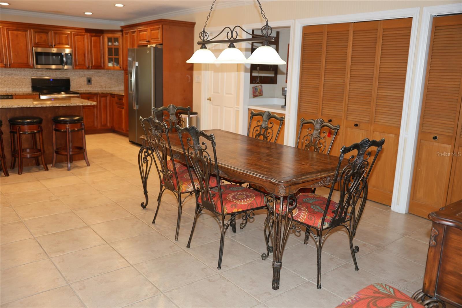 Listing photo id 78 for 12929 Sugar Creek Boulevard
