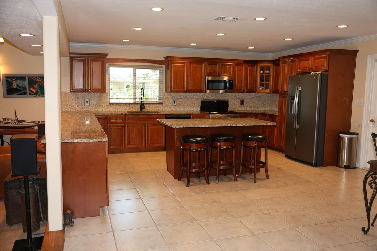 Listing photo id 83 for 12929 Sugar Creek Boulevard