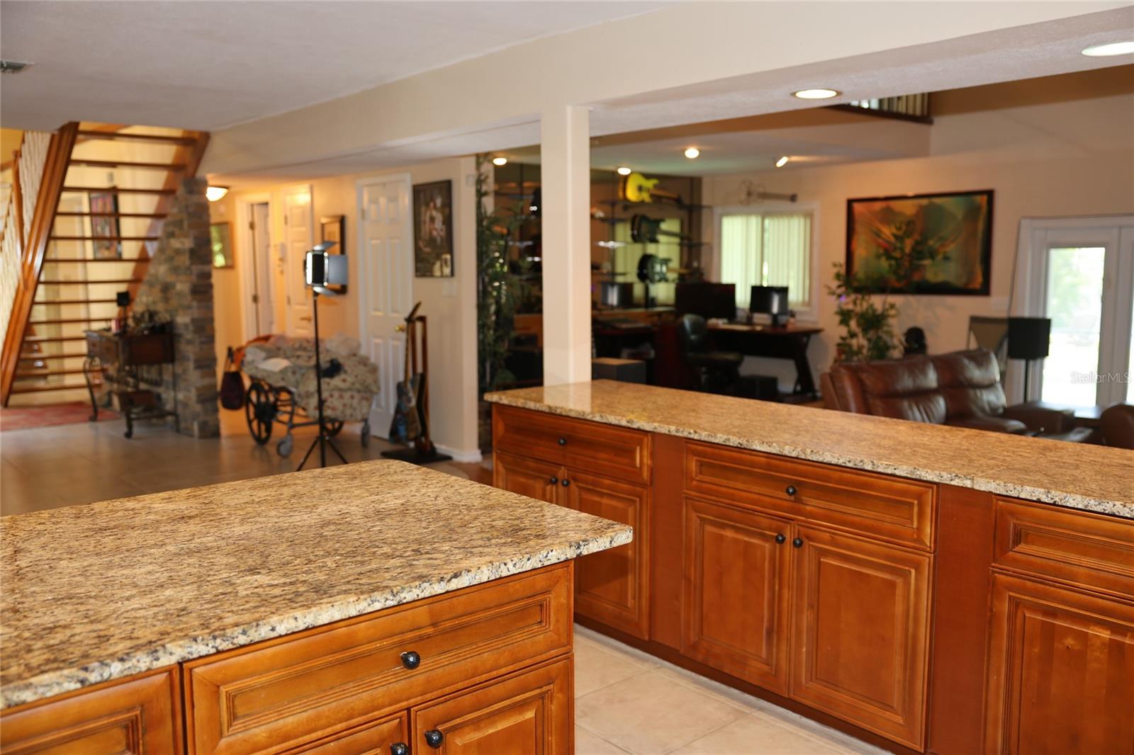 Listing photo id 90 for 12929 Sugar Creek Boulevard