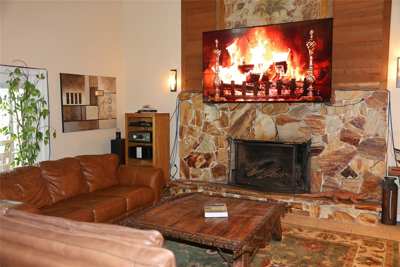 Listing photo id 91 for 12929 Sugar Creek Boulevard