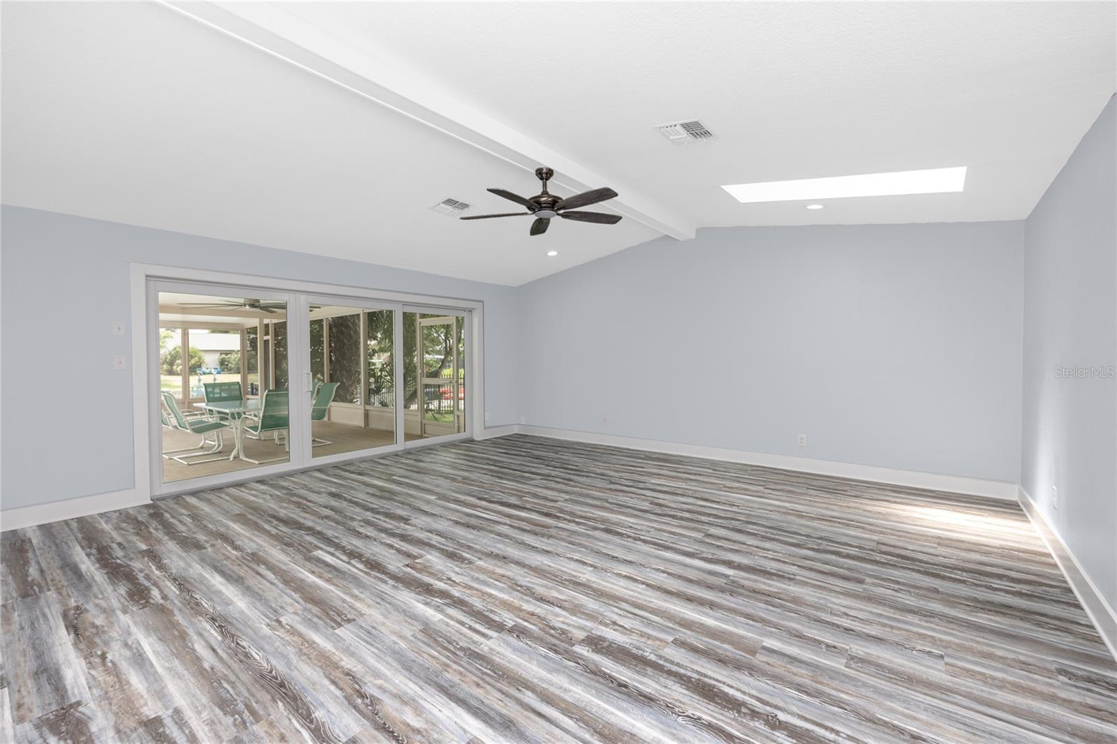 Listing photo id 8 for 9909 San Mateo Way