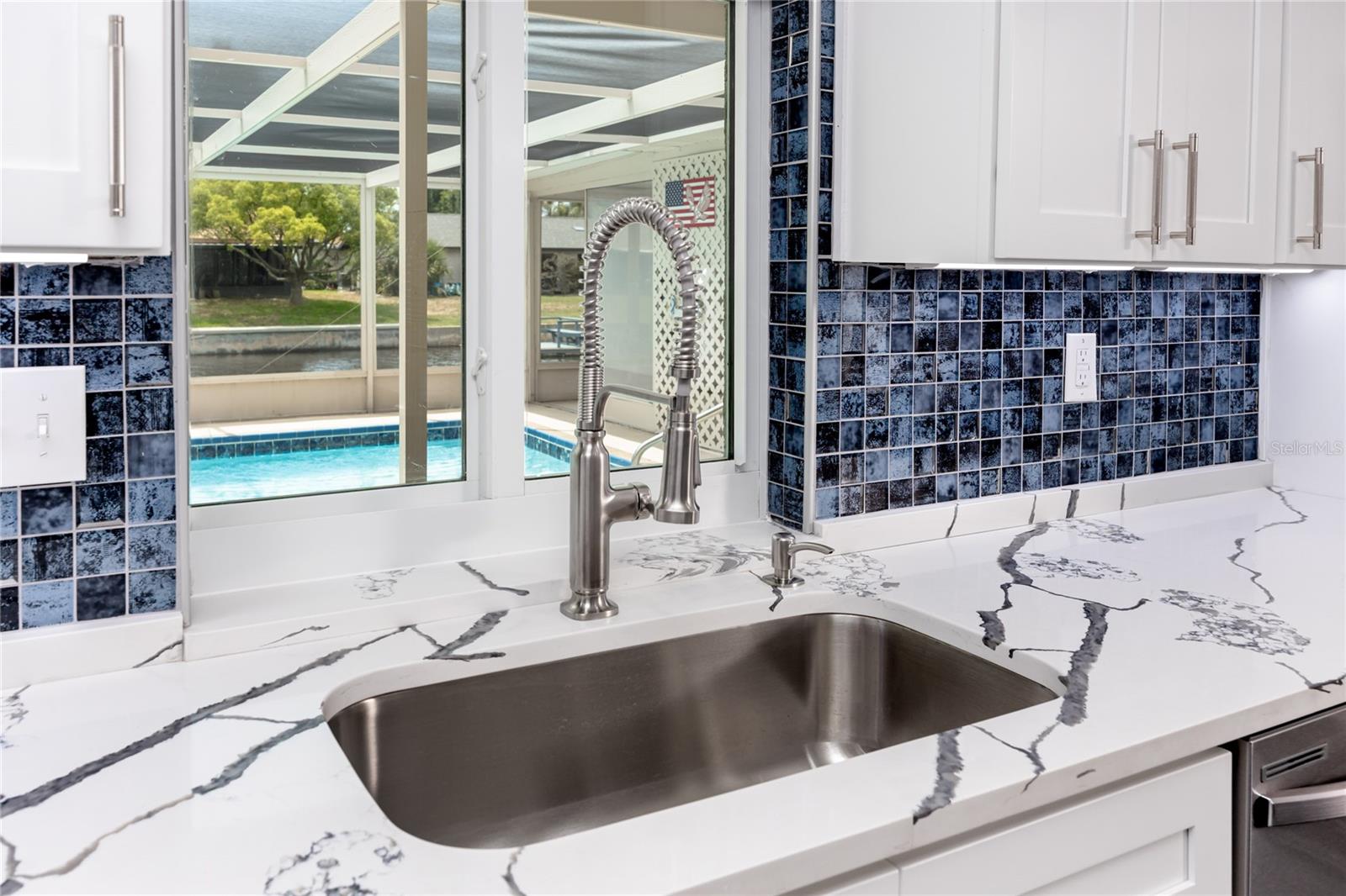 Listing photo id 14 for 9909 San Mateo Way