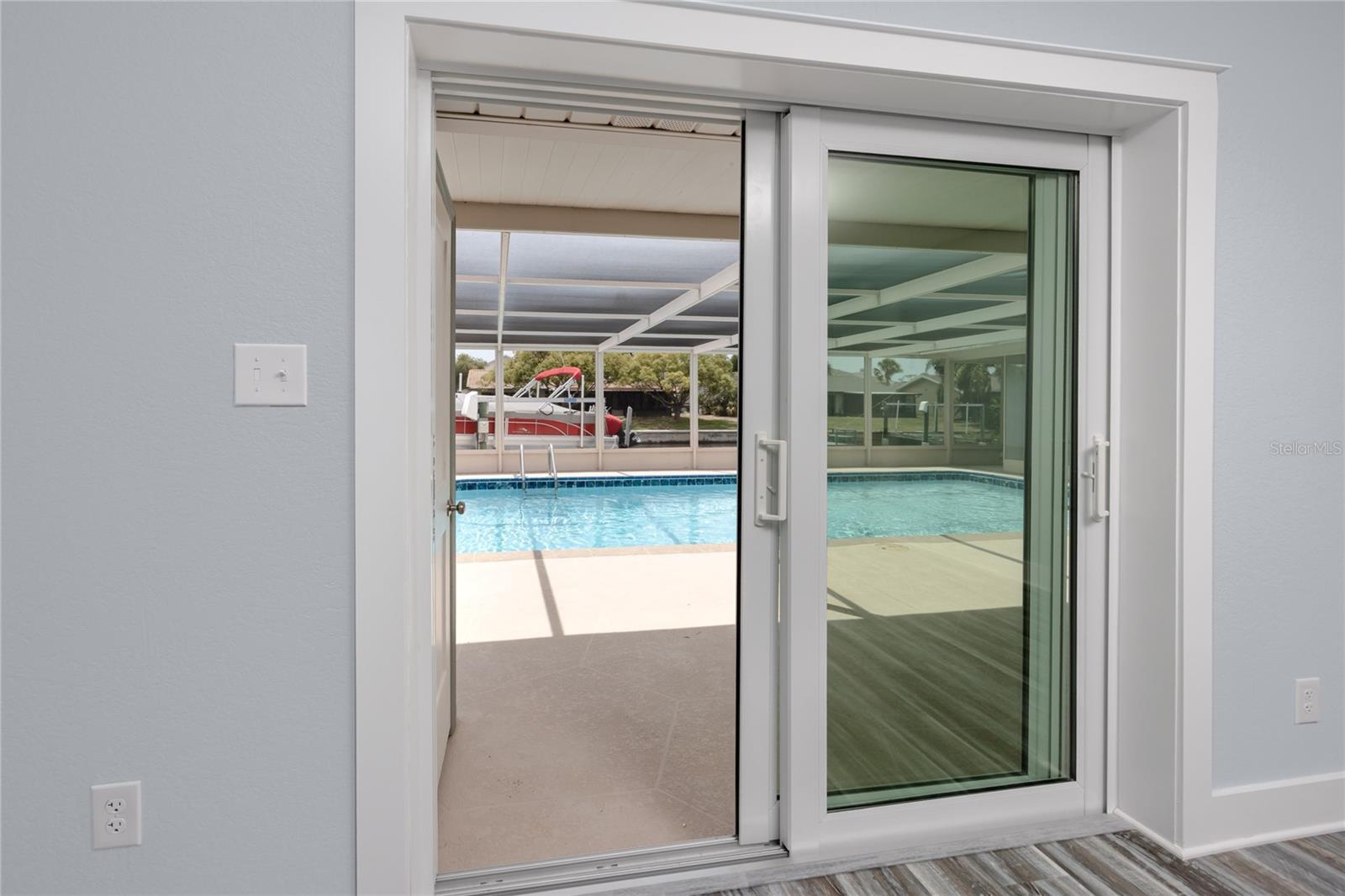 Listing photo id 18 for 9909 San Mateo Way