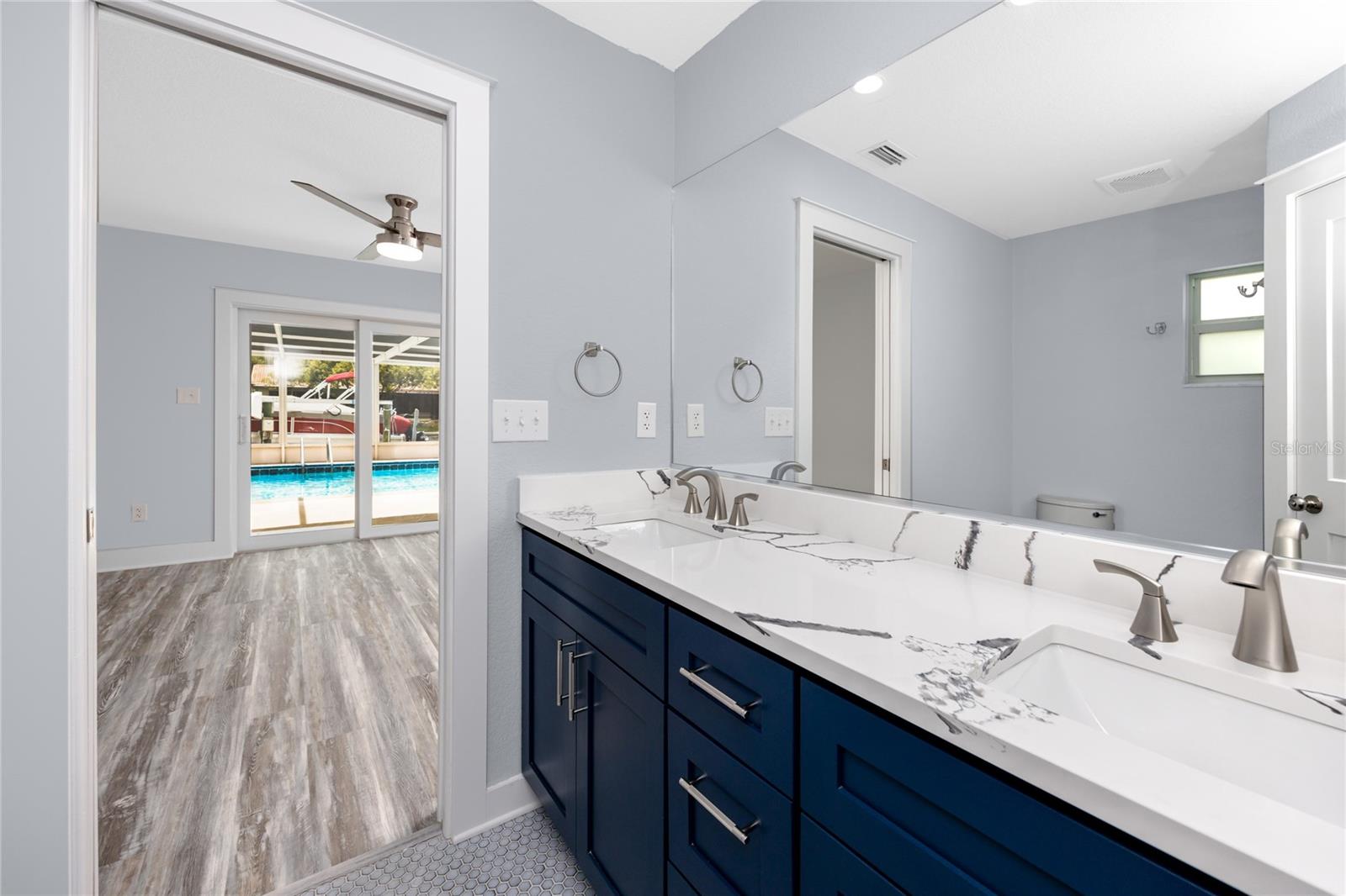 Listing photo id 19 for 9909 San Mateo Way