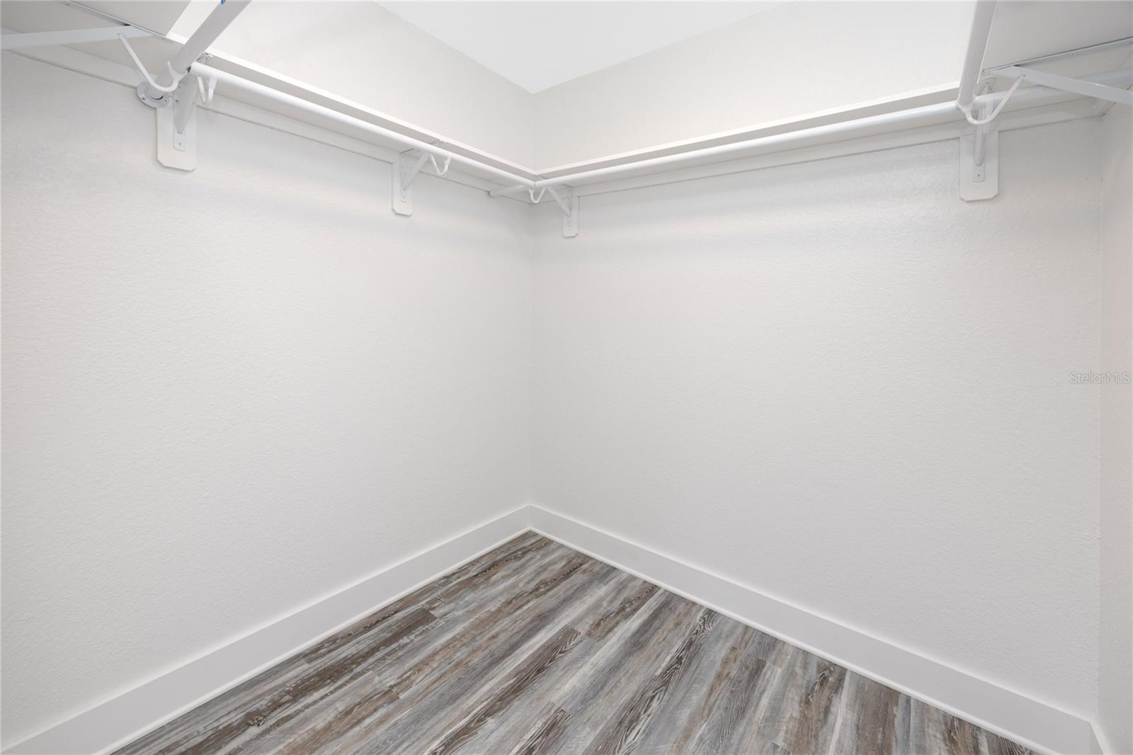 Listing photo id 22 for 9909 San Mateo Way