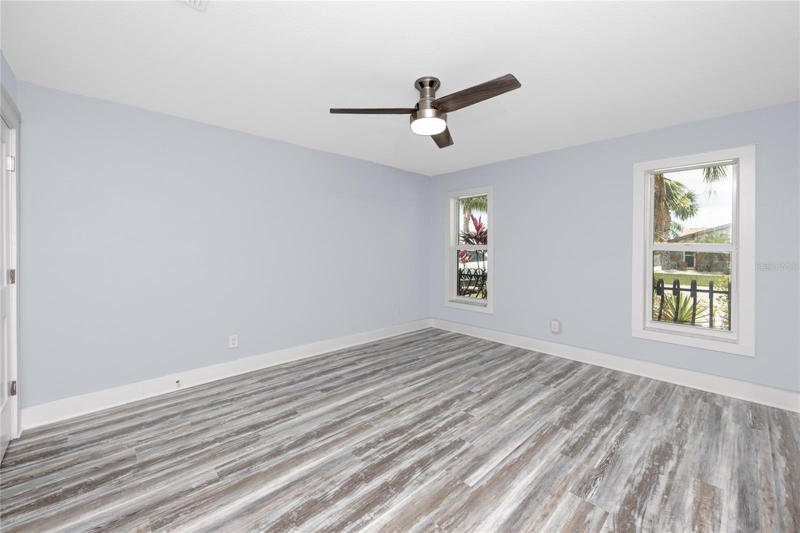 Listing photo id 26 for 9909 San Mateo Way