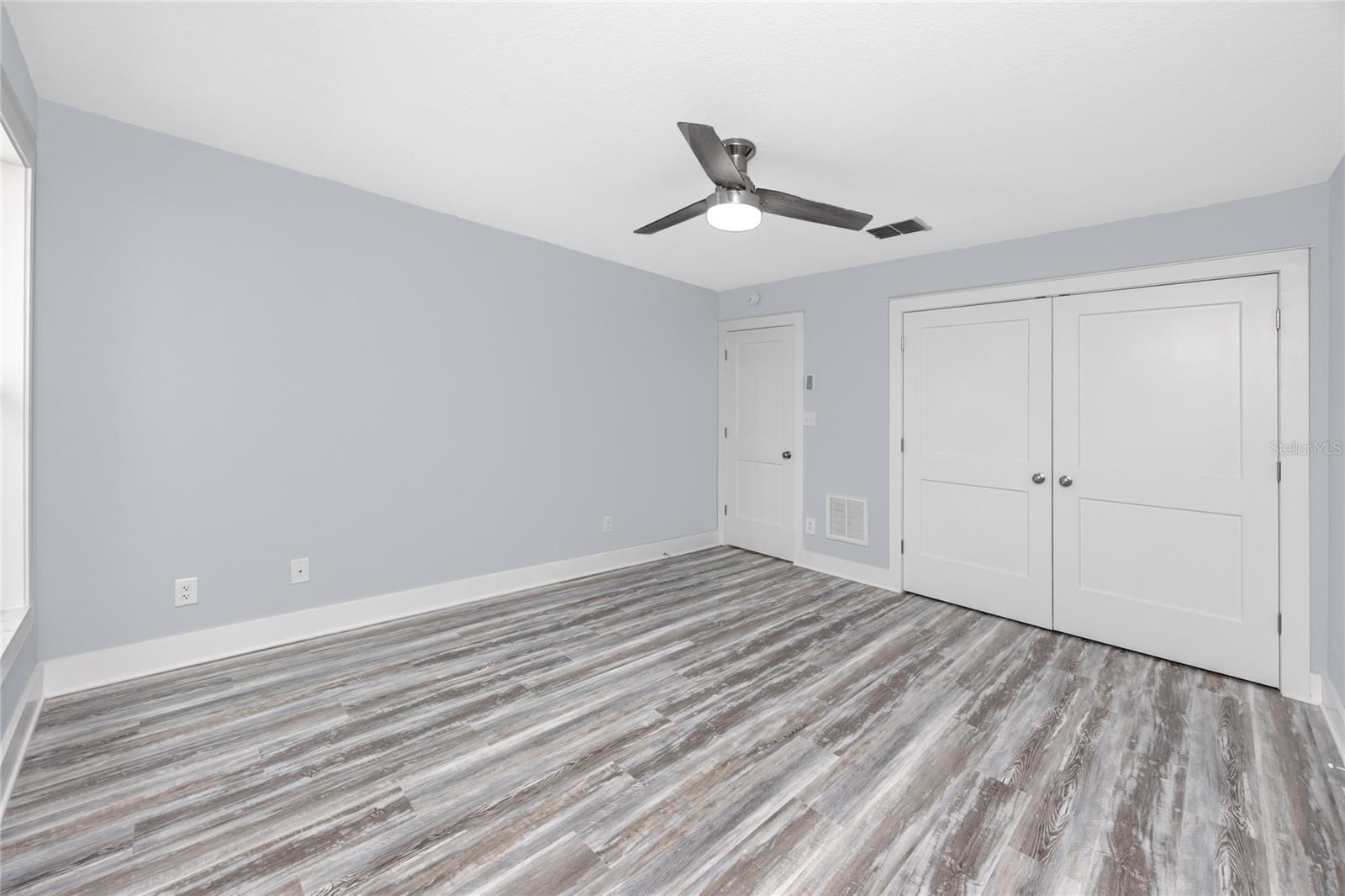 Listing photo id 27 for 9909 San Mateo Way