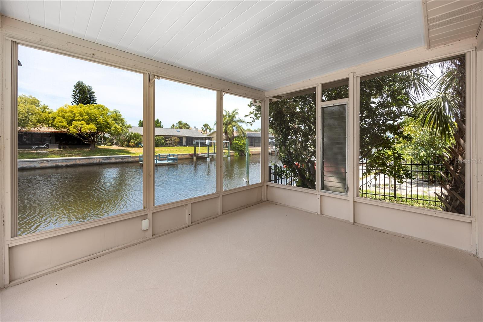 Listing photo id 33 for 9909 San Mateo Way