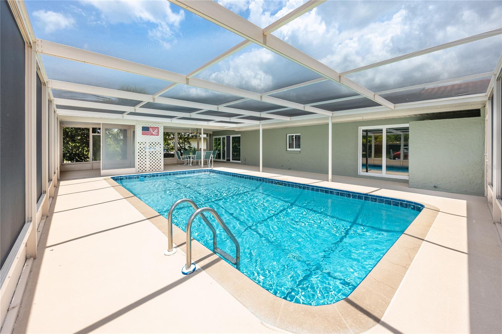 Listing photo id 35 for 9909 San Mateo Way
