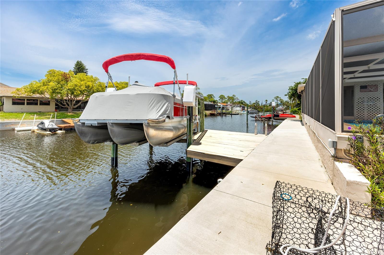 Listing photo id 40 for 9909 San Mateo Way